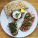 Saumon grillé aux herbes et accompagnement fraîcheur