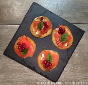 Saumon fumé sur Tuiles de Parmesan