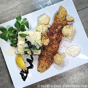 Merlan frit et son feuilleté aux crudités
