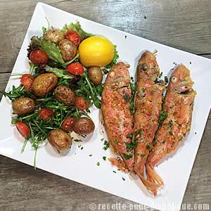 Rougets frits et crudités