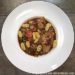 Lapin aux câpres, olives et champignons