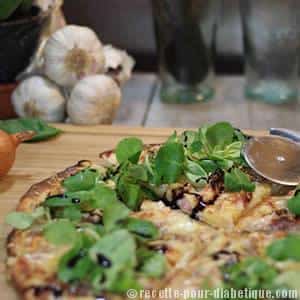 Pizza blanche au Roquefort et aux Noix
