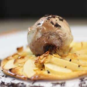 Tarte Fine aux Poires et sa glace vanille chocolat