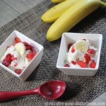 Glace à la banane et pépites de Fraises