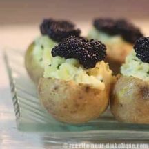 Pommes de terre farcies et oeufs de poissons