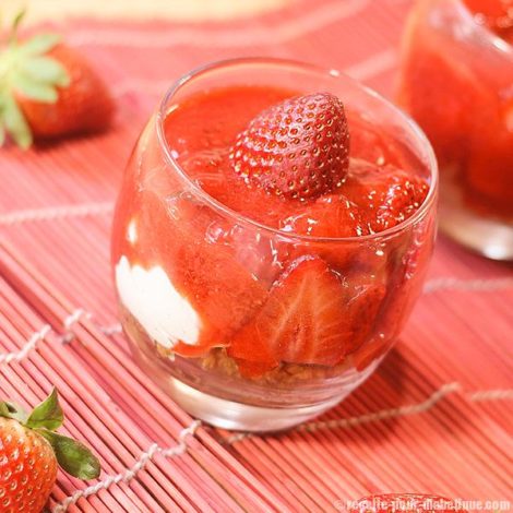 Cheesecake sans cuisson aux Fraises et Spéculoos