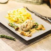Bocconcini (Roulés de veau) sauce Poivre vert et Girolles