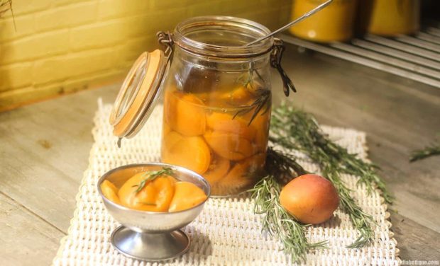 Abricots au Sirop léger sans sucre et Romarin