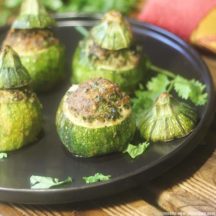 Courgettes rondes farcies à la viande et Coriandre