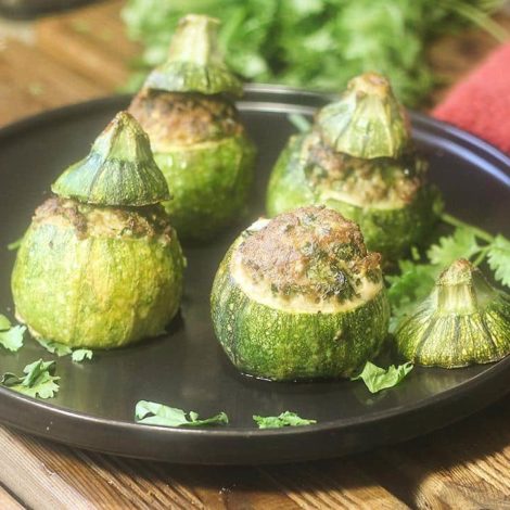 Courgettes rondes farcies à la viande et Coriandre