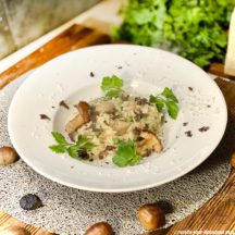 Risotto de Noël à la Truffe et aux cèpes avec des légumes et Marrons
