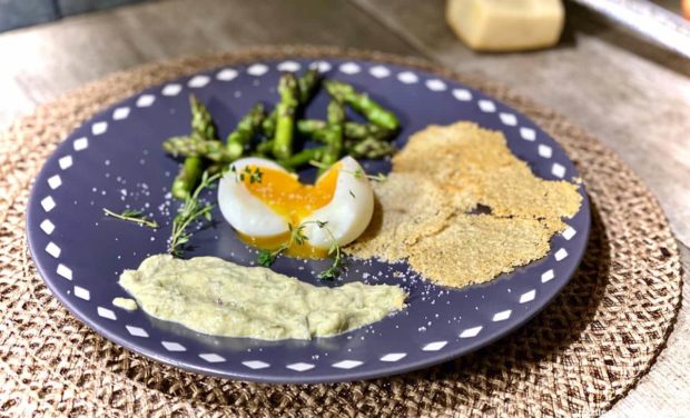 asperges-chips-parmesan