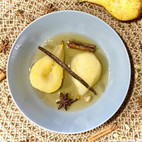 Poires pochées aux épices (sans sucre)