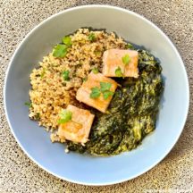 Hot Bowl Quinoa Épinards et Saumon