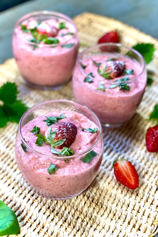 fraises mousse basilic