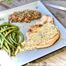Côtes de Porc sauce Roquefort et Moutarde