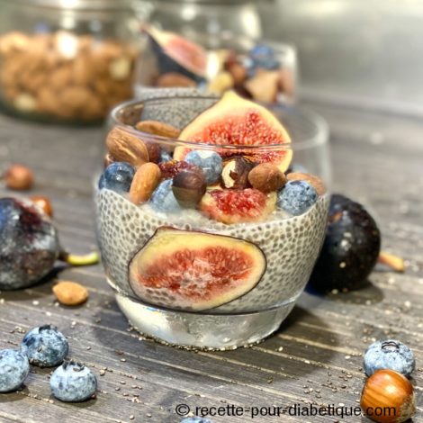 Pudding au Chia aux Figues et Myrtilles