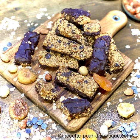Barres Coupe faim chocolat, céréales, fruits secs maison ( Granola )