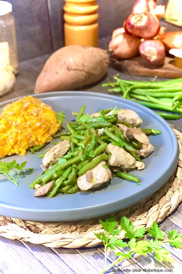 Fricassée de Poulet aux Haricots et Champignons