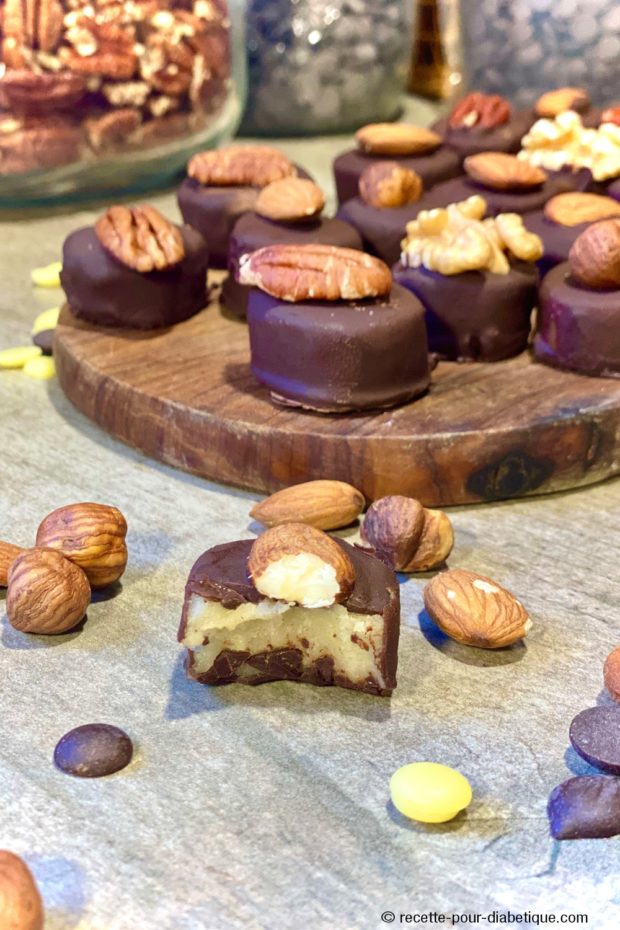 Bouchées de pâte d'amande au chocolat sans sucre