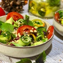 Salade de Crudités Antipasti et Légumineuses