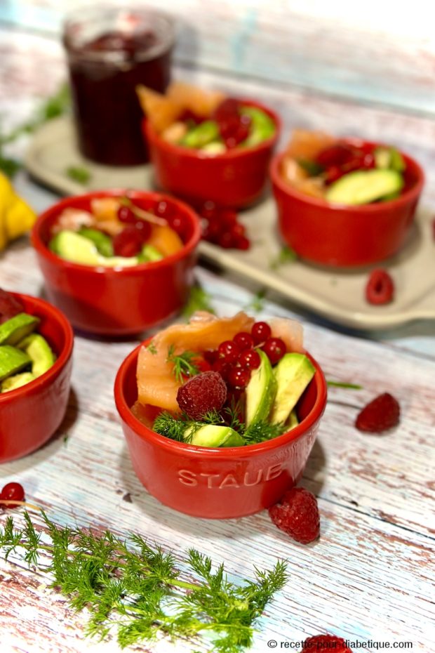 Mini Bowls Saumon Avocat Fruits rouges