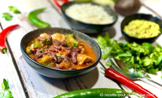 Chili con pollo - chili con carne au poulet