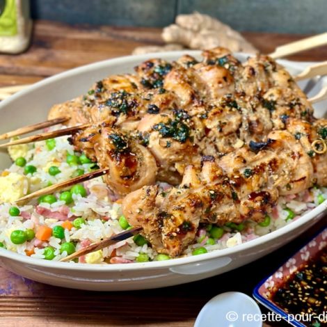 Brochettes de poulet Mariné Miel Soja et Riz Cantonais