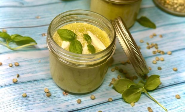 Velouté de Courgettes aux Pois cassés pesto