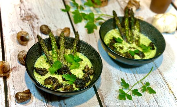 Délice d'asperges vertes aux escargots