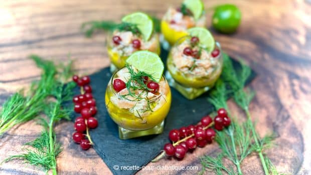Découvrez comment préparer des verrines mangue & tartare de saumon