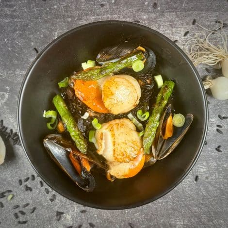 Un risotto noir au riz complet noir