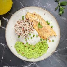 Truite au beurre citron et purée de petits pois