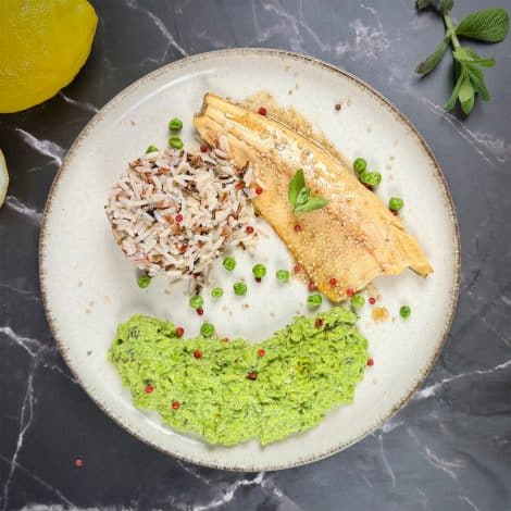 Truite au beurre citron et purée de petits pois