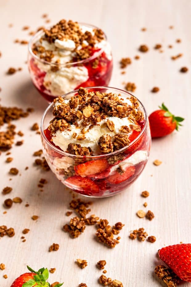 Eton Mess revisité au granola chocolat IG bas