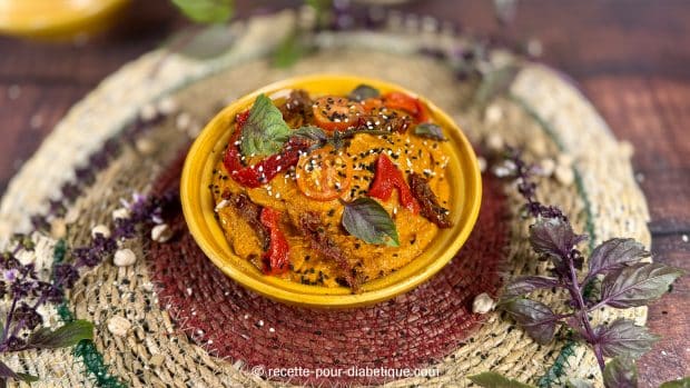 houmous rouge au poivron , tomates séchées et basilic pourpre
