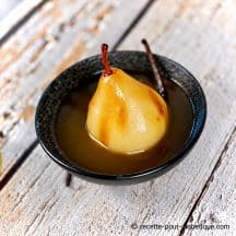 Poires pochées au thé