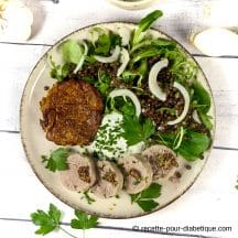 Assiette lyonnaise au saucisson chaud, lentilles, paillasson et cervelle de canut