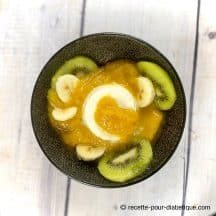 Faisselle aux fruits exotiques et coulis mangue-ananas