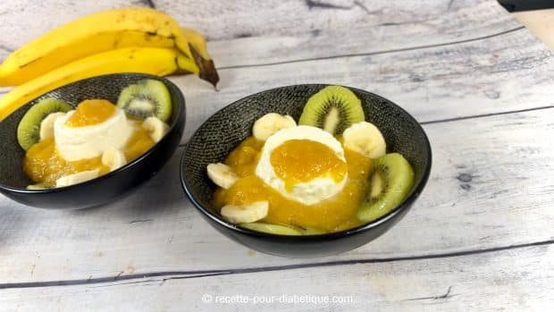 Faisselle aux fruits exotiques et coulis mangue-ananas