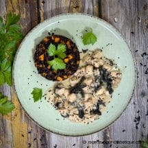 Poulet aux trompettes-de-la-mort et riz noir à la butternut